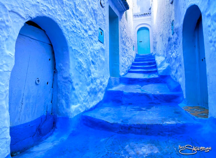 morocco-chefchaouen-blue-city-nick-saglimbeni-hallway